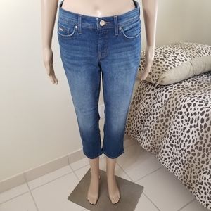 ..EUC Nine West Cuffed Capri size 8P